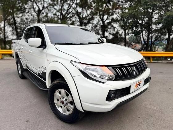 MITSUBISHI L200 TRITON 2.4 16V TURBO DIESEL GL CD 4X4 MANUAL MITSUBISHI L200 TRITON 2.4 16V TURBO DIESEL GL CD 4X4 MANUAL
